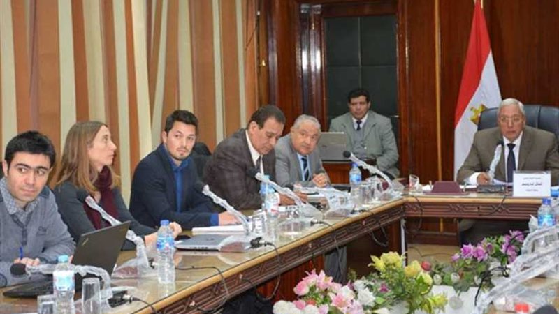 محافظ الدقهلية يستعرض