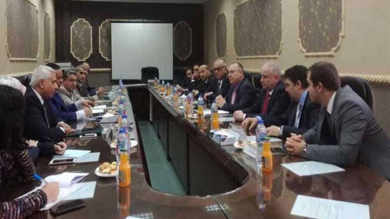 مصلحة الجمارك توقع