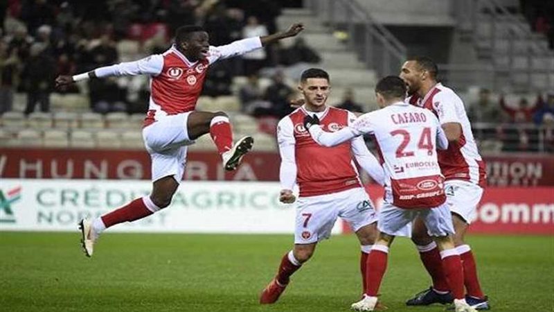 سانت إيتيان يفوز