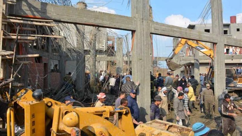 انهيار سقف مسجد أثناء