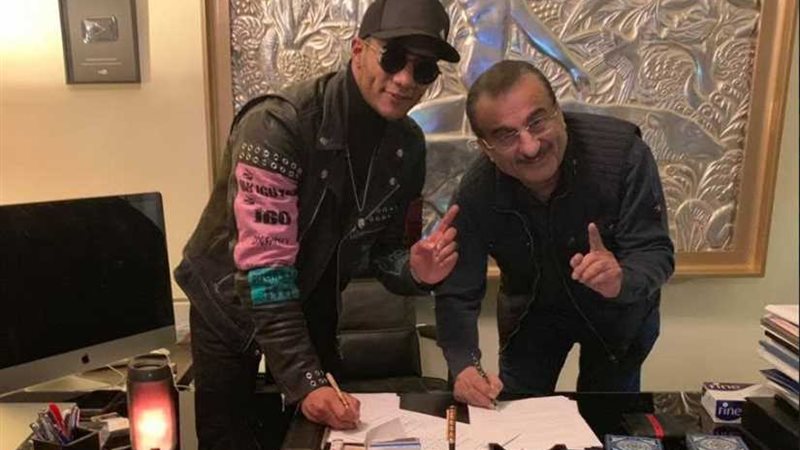 محمد رمضان يتعاقد