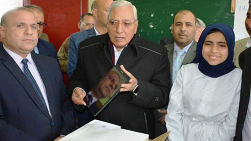 توزيع 49 ألف تابلت