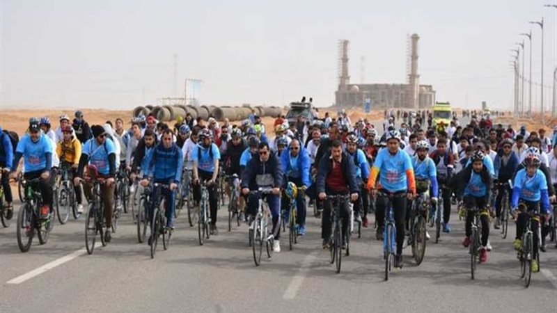 وزير الرياضة يقود