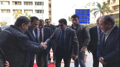 وزير الرياضة يصل بورسعيد ويستقبله سكرتير عام المحافظة