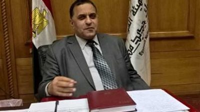 رئيس السكة الحديد داخل ورش أبو زعبل للاطمئنان على مستوى الخدمة