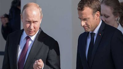 بوتين وماكرون يبحثان هاتفيا الوضع في سوريا