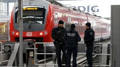 إخلاء قطار بألمانيا من الركاب بعد العثور على مسدس بدورة المياه