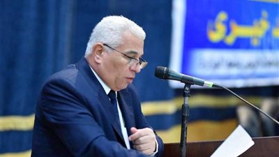 اليوم.. توزيع 30 ألف جهاز تابلت على طلاب 100 مدرسة ثانوي بالبحيرة