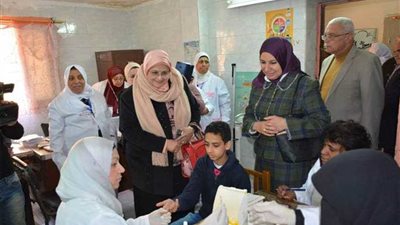 محافظ الجيزة يتابع حملة مكافحة الأنيميا والتقزم والسمنة بالمدارس