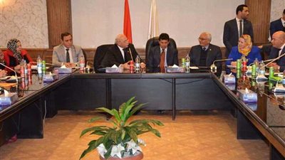 وزير الرياضة يجتمع مع اللجنة العلمية لتنفيذ توجيهات الرئيس بإدراج التربية البدنية كمادة إلزامية ضمن المواد الدراسية