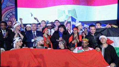 بالصور.. وزيرة الثقافة ومحافظ أسوان افتتحا معرضًا للكتاب ومهرجان أسوان للفنون