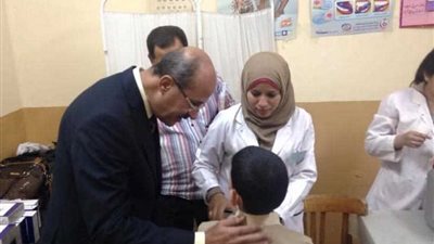 الصحة تنفي تسبب تطعيمات الديدان المعوية للتلاميذ في الإصابة بالحساسية