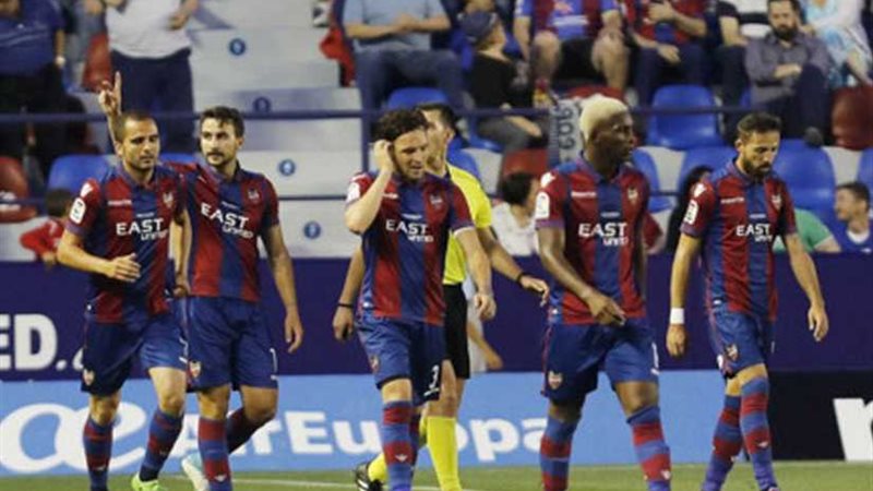 ليفانتي يقسو على