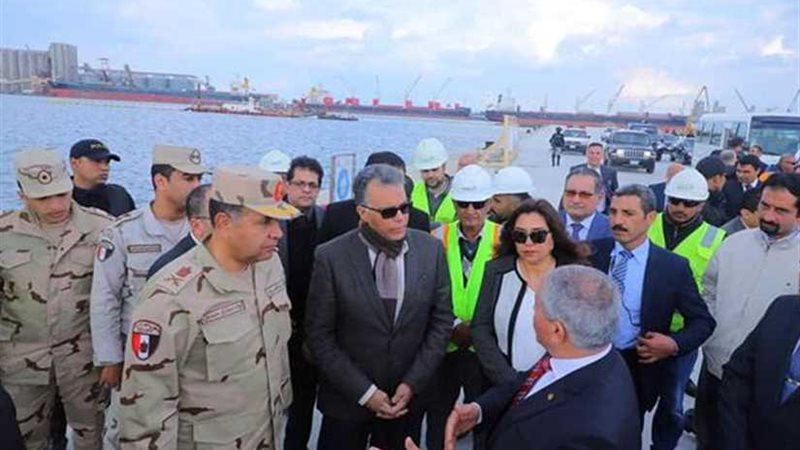 عرفات يتابع تنفيذ