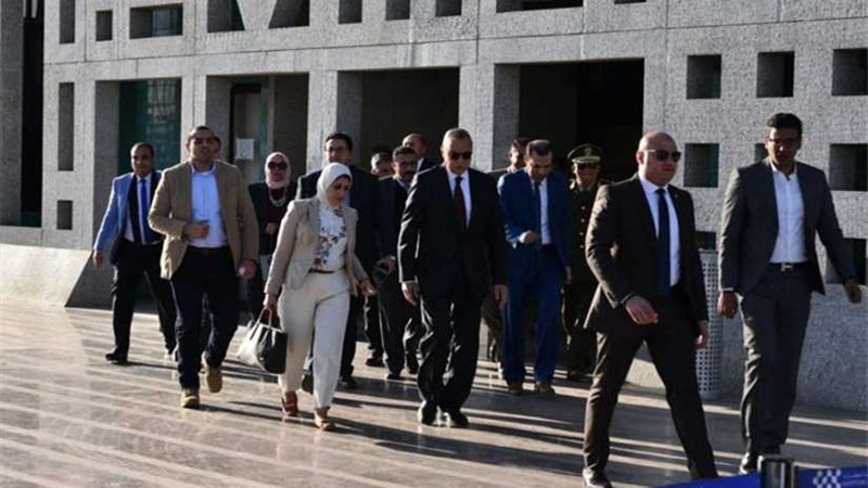 وزيرة الصحة تصل مطار