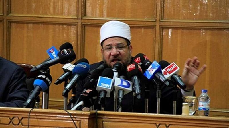 وزير الأوقاف يلتقي