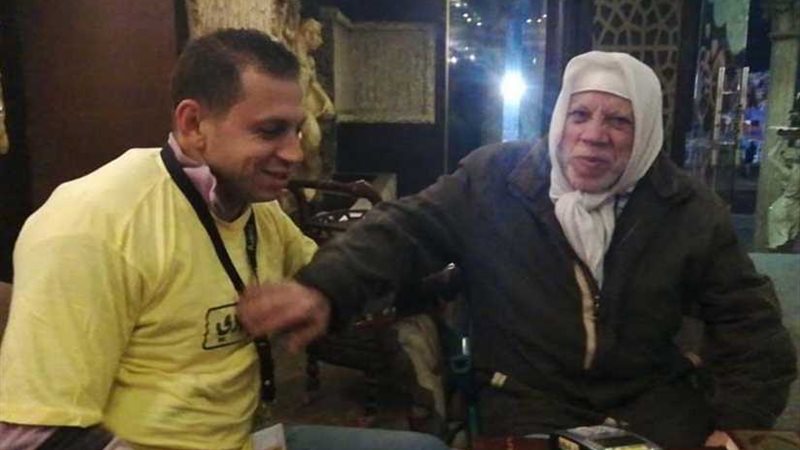 مسن يرفض الإحسان