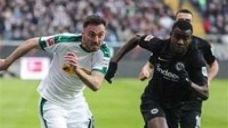 فرانكفورت يتعادل