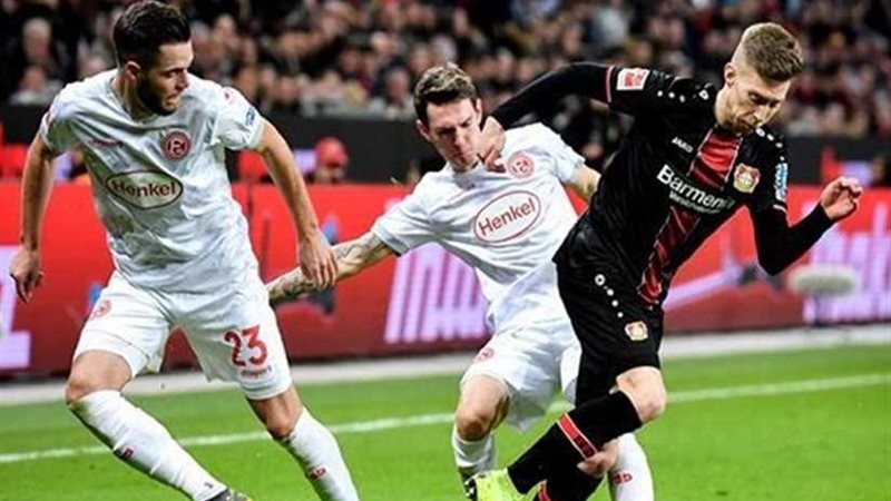 باير ليفركوزن يفوز