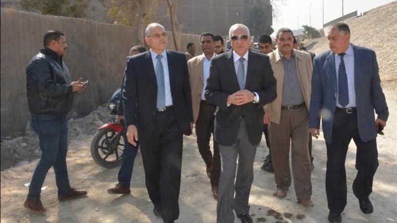 رصف طريق الخدمة الموازي