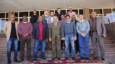 صبحي يتفقد المدينة الشبابية بأسوان