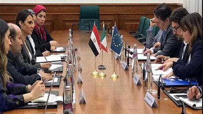 مصر وإيطاليا تبحثان ضخ استثمارات جديدة في مجالي البنية الأساسية والنقل