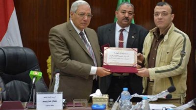 تكريم العاملين بإدارة الشكاوى بالدقهلية بعد إشادة رئيس الوزراء