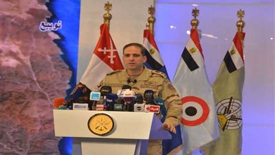 المتحدث العسكري: استهداف 7 بؤر ارهابية وتدمير 2 عربة مفخخة بسيناء (فيديو)