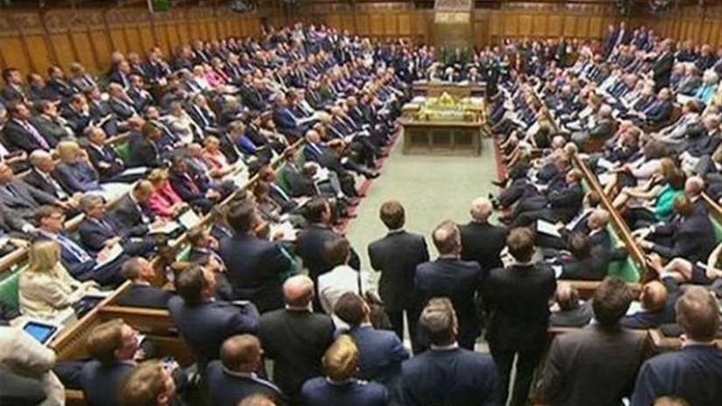 استقالة 7 نواب من