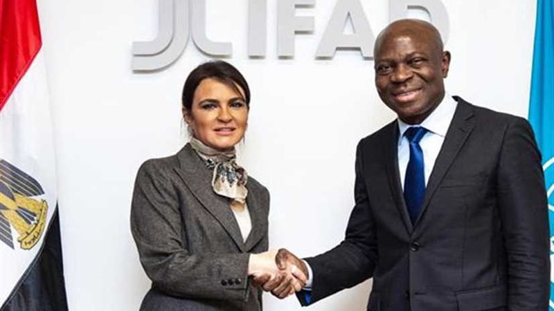 مصر توقع اتفاقا مع