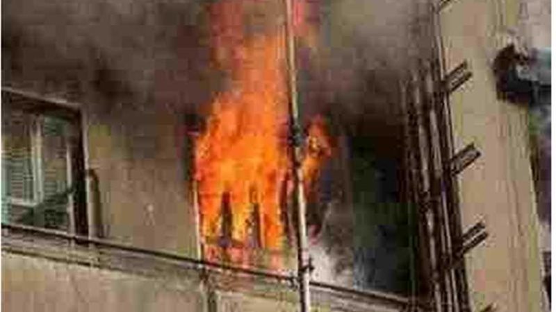 تفحم رضيعين في حريق