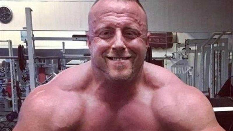 الموت يباغت بطل كمال