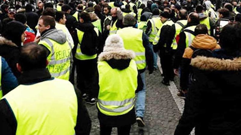 تظاهر المئات من أعضاء