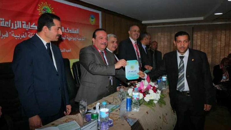 سبع يفتتح منتدى التوعية