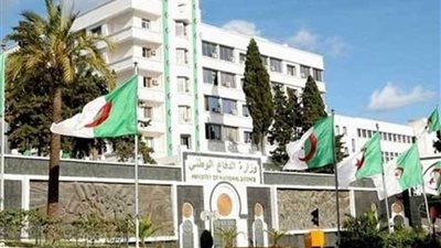 وزارة الدفاع الجزائرية: مصرع ضابطين في تحطم طائرة مقاتلة بولاية تيارت