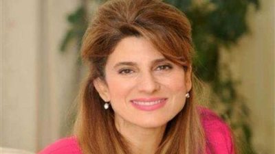 الأميرة دينا مرعد تصل الأقصر للمشاركة في مؤتمر علاج الأورام بأسيوط