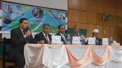 رئيس جامعة دمنهور يفتتح اللقاء الطلابي بالطب البيطري