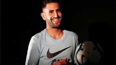 الفيفا يحتفل بعيد ميلاد رياض محرز