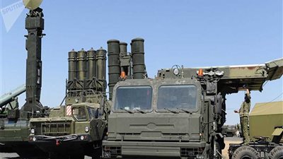 روسيا تؤكد التزامها بمواعيد توريد منظومات صواريخ 