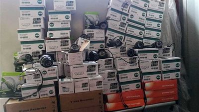 جمارك مطار الأقصر تضبط محاولة تهريب كاميرات مراقبة