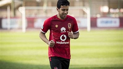 حمودي قلقان بسبب التجديد للأهلي