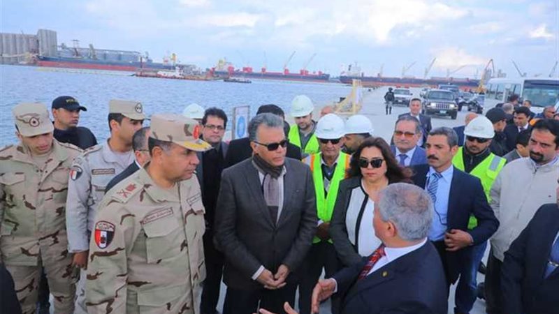 وزير النقل يتابع