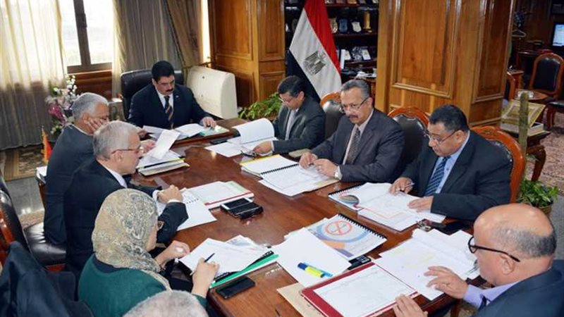 محافظ القليوبية يبحث