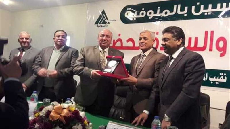 لبلوغه سن المعاش..