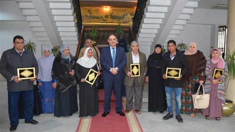 محافظ الغربية يكرّم