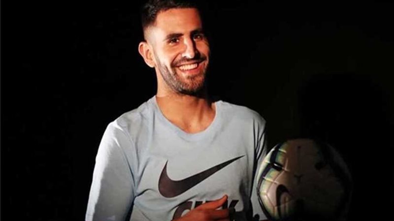 الفيفا يحتفل بعيد