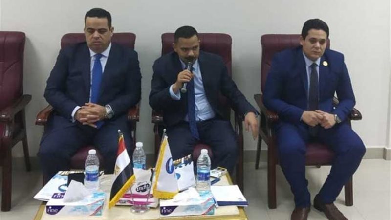 رشاد يجتمع بأمناء