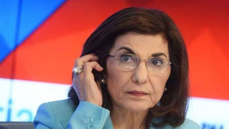 مستشارة الأسد تتهم