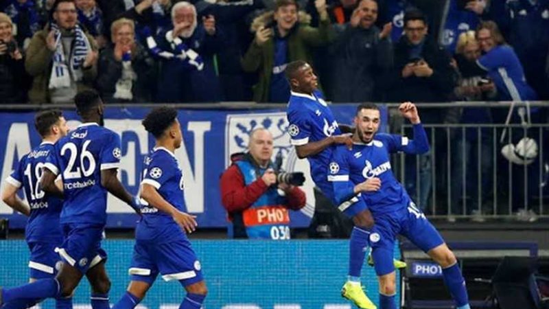 شالكة يقلب الطاولة