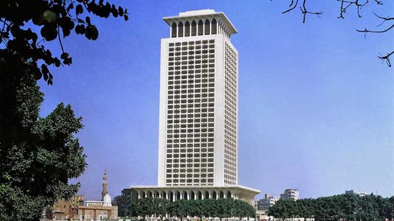 الخارجية تهيب بالمواطنين